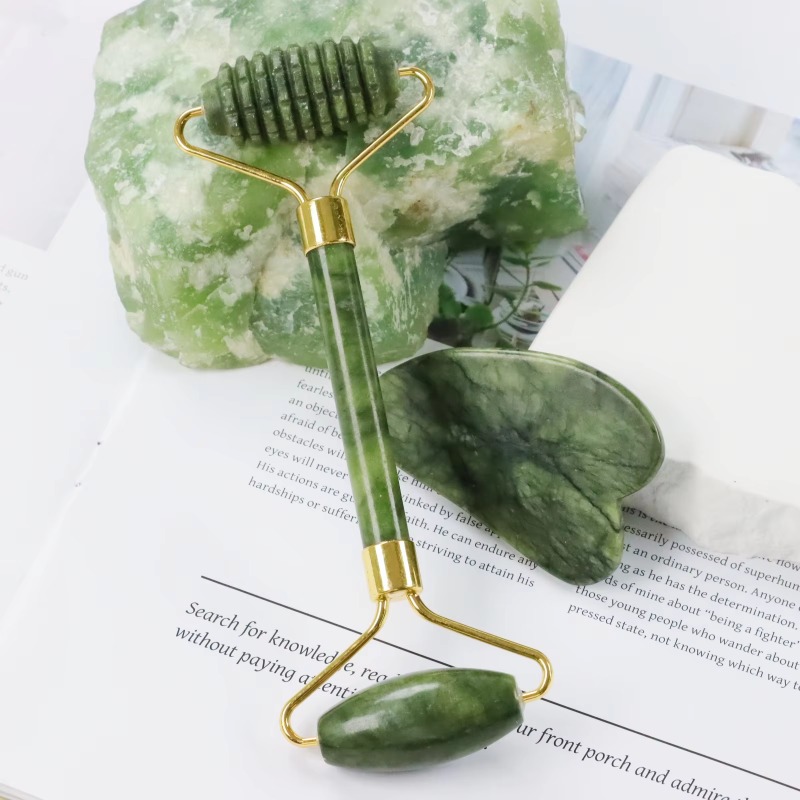 Jade Spike Roller & Gua Sha Se - Jade Roller Gua Sha recension och pris